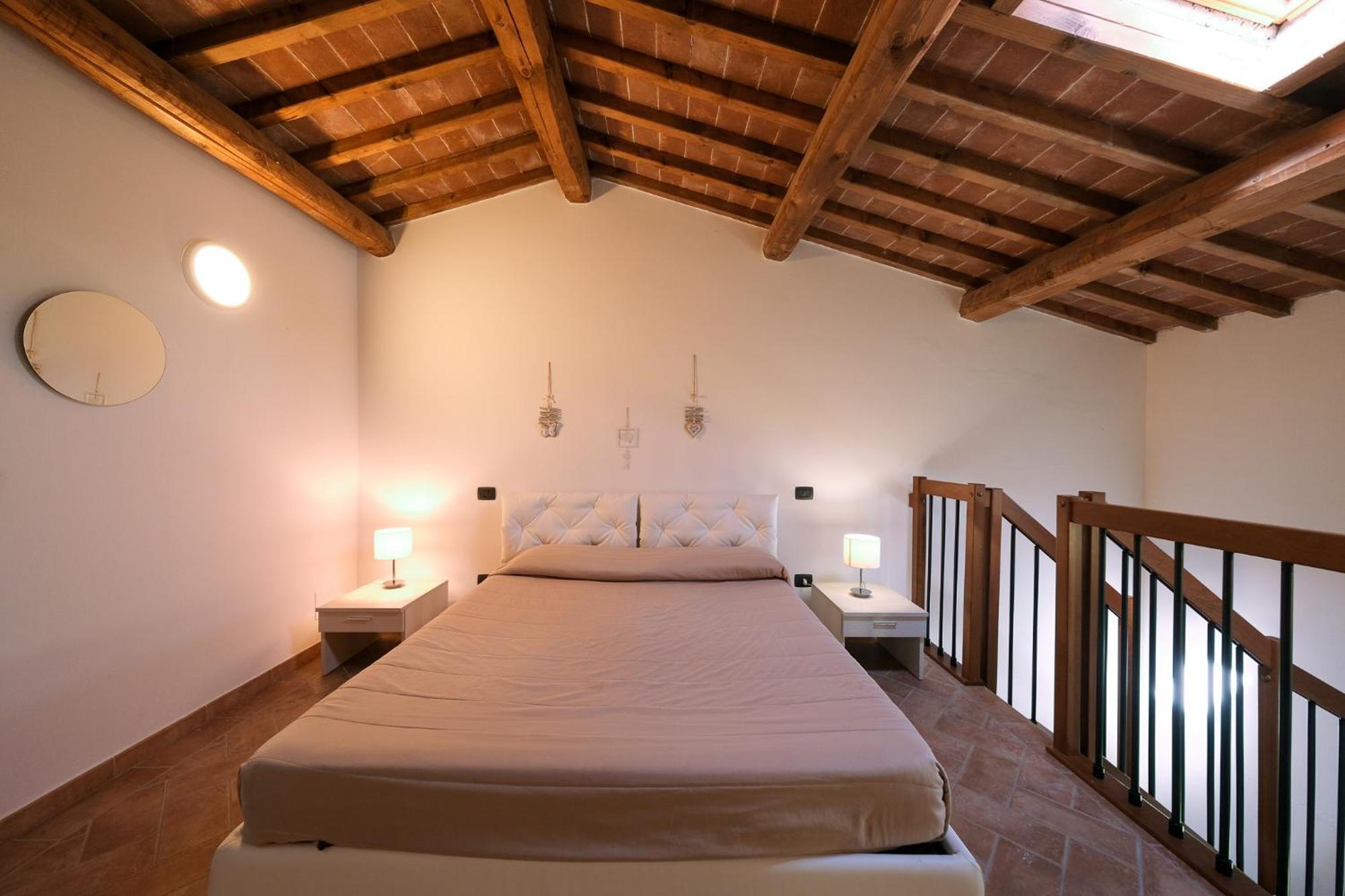 San Ruffino Apartments Lari Bagian luar foto